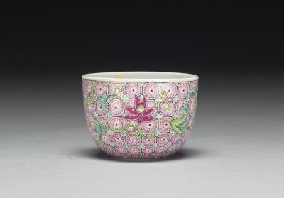 图片[2]-Zhong wine cup with flower on a polychrome ground in falangcai painted enamels, Qianlong reign (1736-1795), Qing dynasty-China Archive